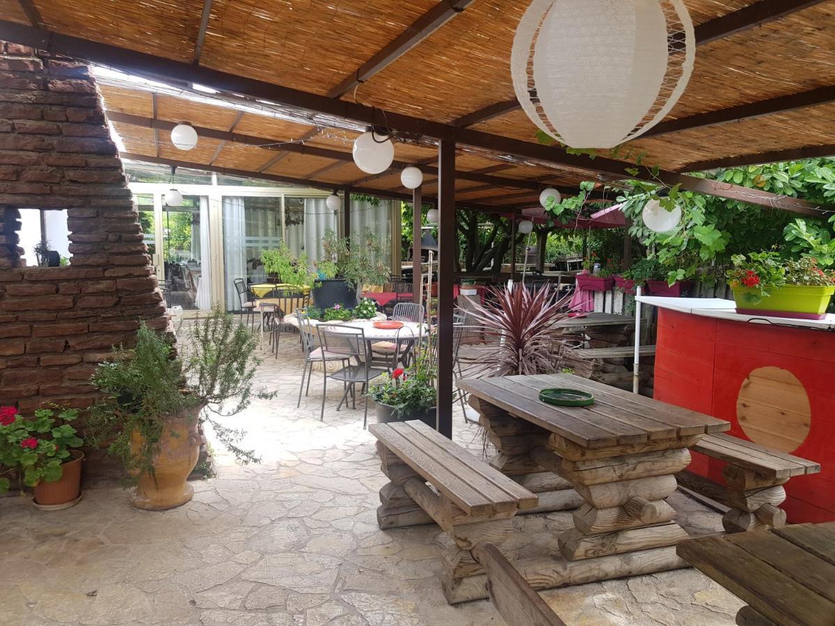 Domaine Du Berange Hotel Saint-Geniès-des-Mourgues Buitenkant foto